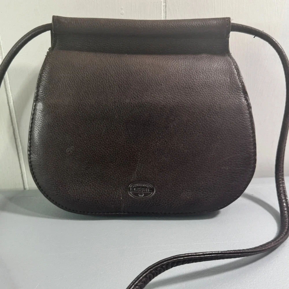 Vintage Fossil Brown Pebbled Leather Crossbody Bag Flap Filigree Detail